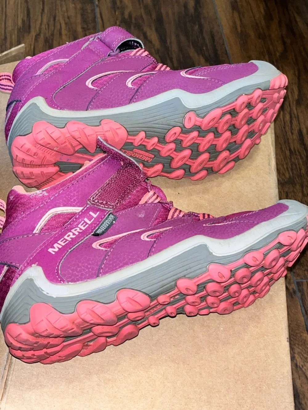 Merrell Big Boys’ Purple Multi Waterproof Casual Outdoor Shoes Sz-4.5